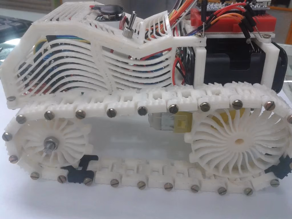 MINI TANKER robotics kit — build photo 1